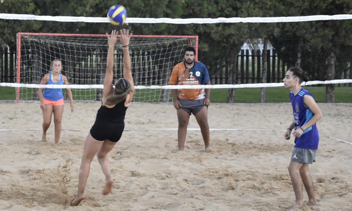 Se disputó el Torneo de Beach Vóley en el Polideportivo Municipal