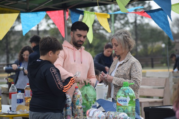 En el Parque Lineal, se realizó una jornada de concientización ambiental