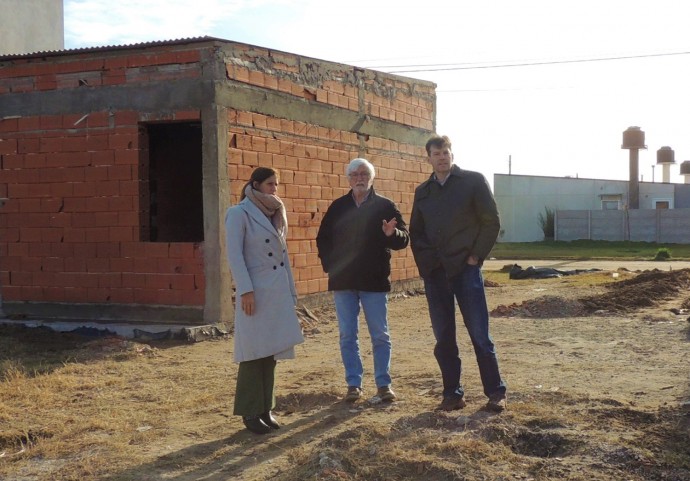 Carrera recorrió obras con un representante del Ministerio de Hábitat