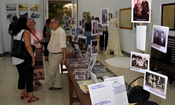 Inauguró la muestra “Una foto, una historia”