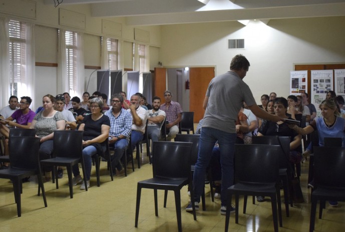 Gran concurrencia al Curso de Manipulación de Alimentos