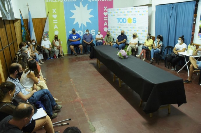 La Senadora María Reigada se reunió con militantes y visitó una huerta