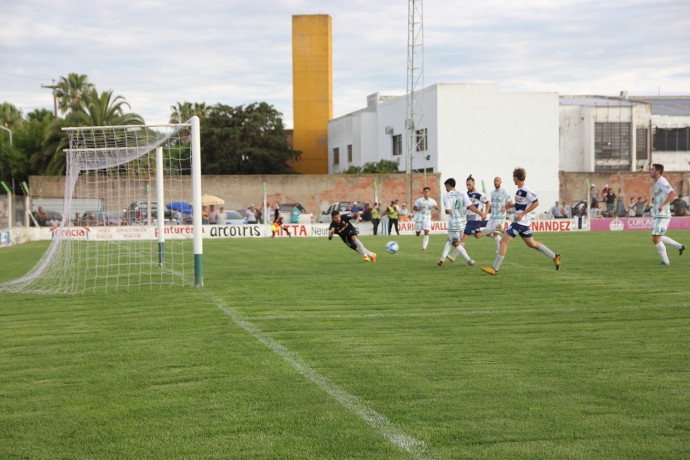 Jorge Newbery se coronó Campeón con una apabullante goleada