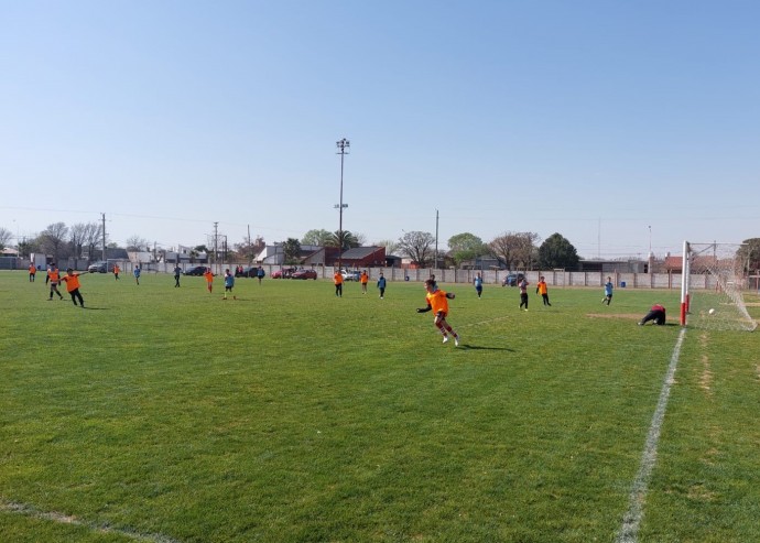 Independiente de Avellaneda probó jugadores en el Club Roberts