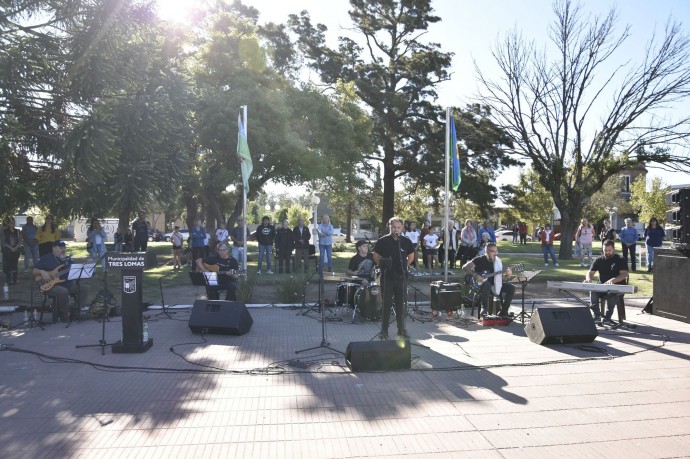Con homenaje a ex combatientes, se conmemoró el 2 de Abril