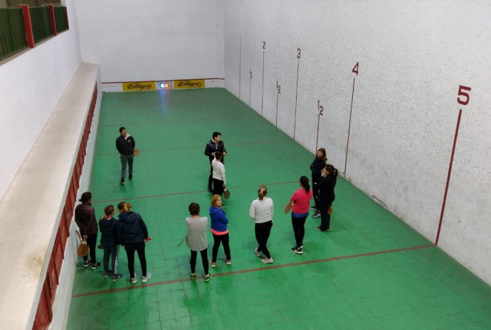 Gran convocatoria en el inicio de clases de la Escuela de Pelota a Paleta