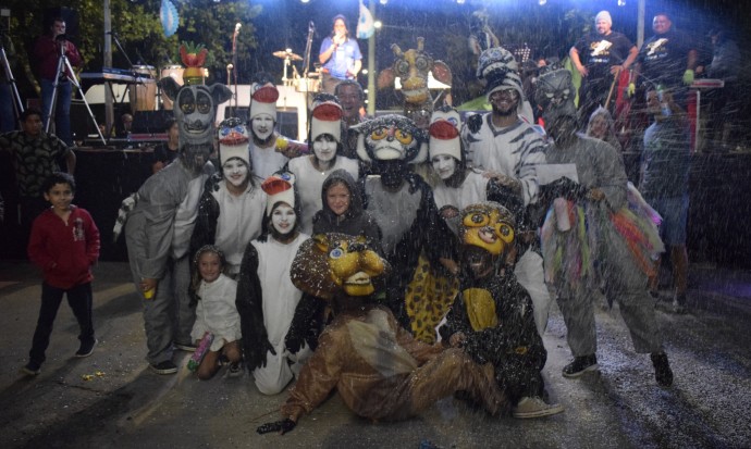 Con mucha alegría y color, la ciudad se vistió de carnaval