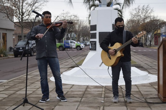 Acto por el Día de la Independencia en Pellegrini