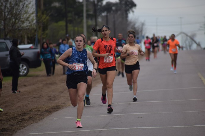 Se corrió la maratón “6 Ciudades” en el Complejo Polideportivo