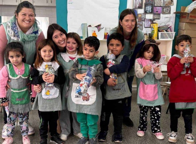 Entregan los premios del concurso por el “Día Mundial del Ambiente”