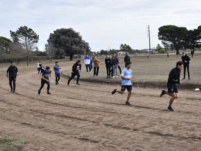 El torneo regional de atletismo interescolar fue para Pellegrini