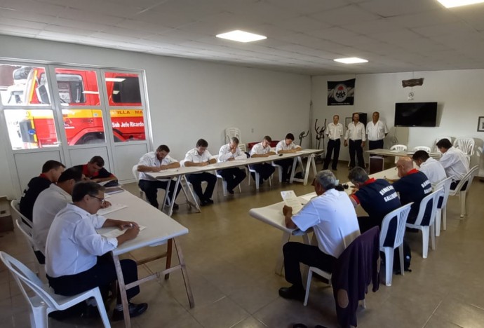 El Cuartel de Bomberos suma cuatro nuevos oficiales 