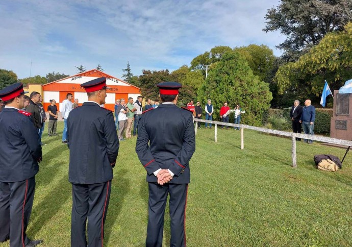 El Aero Club rindió homenaje a los ex combatientes y caídos en Malvinas