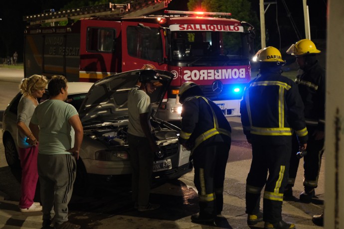 Principio de incendio en un vehículo 