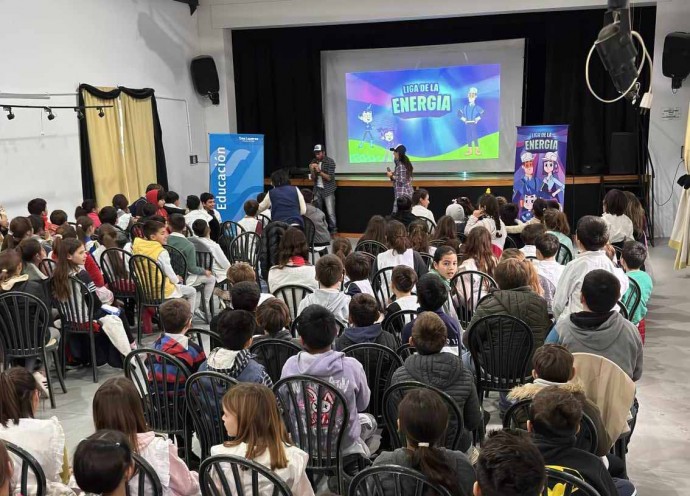 Edén presentó “La Liga de la Energía”, su programa educativo