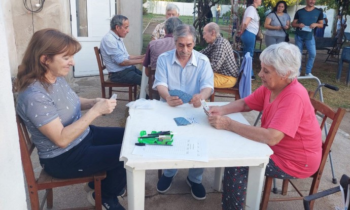 Residentes de los hogares en jornada recreativa del Centro de Jubilados