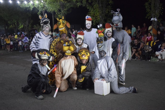 Gran concurrencia al tradicional carnaval de De Bary