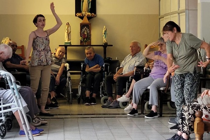 En el Hogar Municipal, se realizó el cierre del Taller de Expresión Corporal