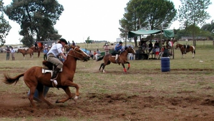 Concurso de riendas, pialada y carreras de sortija