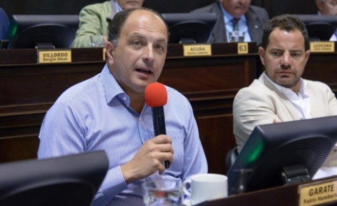 Pablo Garate propuso una ley que prohíbe el voluntariado en el Estado