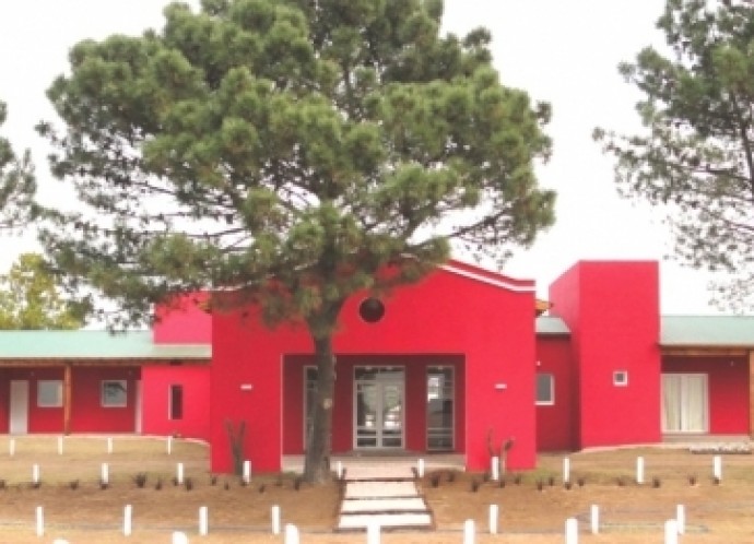 Se inaugura en Tres Lomas el Hotel de Campo ?La posta?, construido por la municipalidad