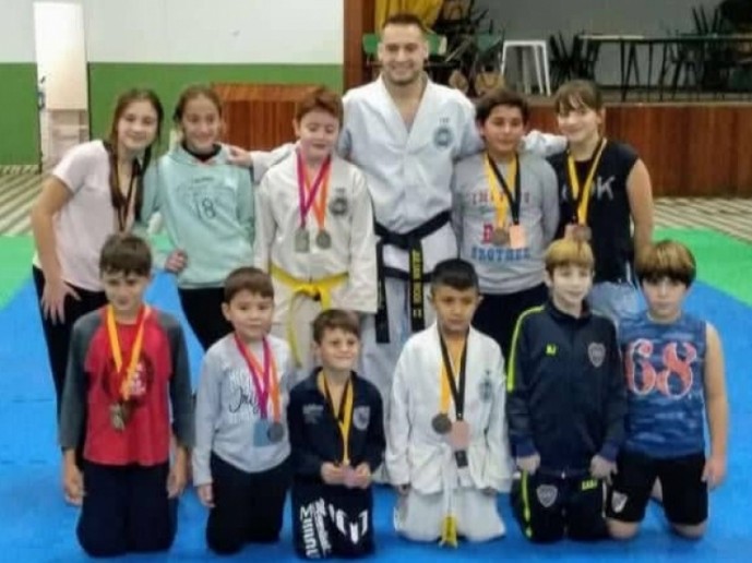 La Escuela de Taekwondo del Club Newbery compitió en Trenque Lauquen