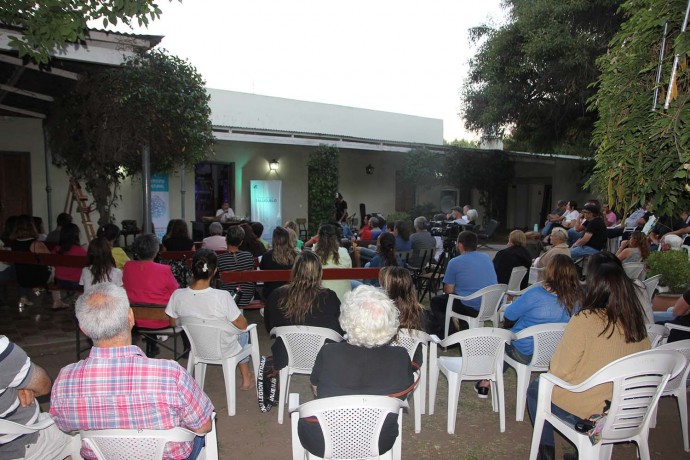 Jorge Dorio expuso sobre la construcción de la identidad bonaerense