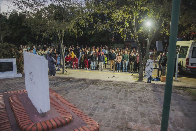 Tres Lomas conmemoró el Día del Veterano y los Caídos en Malvinas