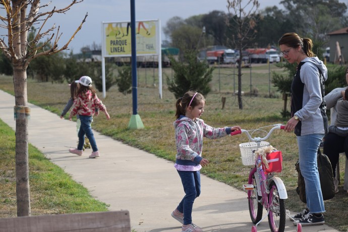 En el Parque Lineal, se realizó una jornada de concientización ambiental