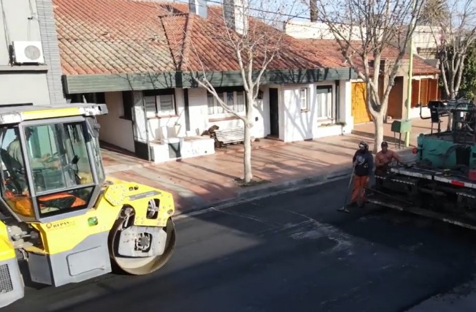 Repavimentan ocho cuadras del casco céntrico