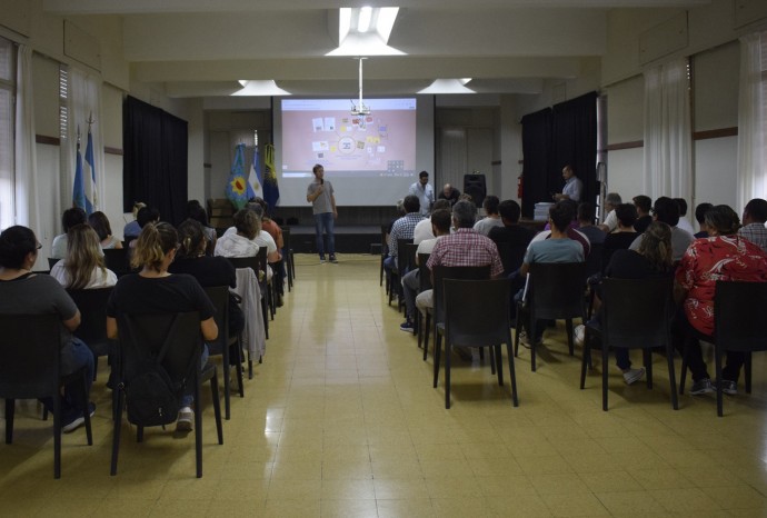 Gran concurrencia al Curso de Manipulación de Alimentos