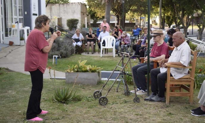 Los residentes del Hogar Municipal celebraron el Día de la Tradición 