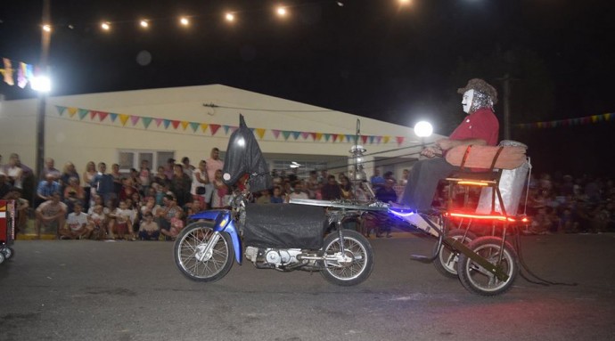 De Bary tuvo su gran Noche de Carnaval