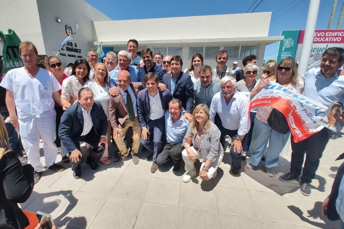 Carrera participó de la inauguración de una escuela en Coronel Suárez