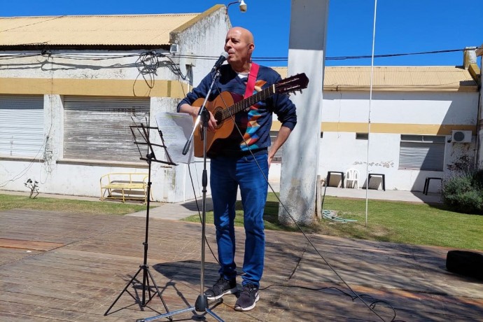 Los adultos mayores celebraron la primavera 