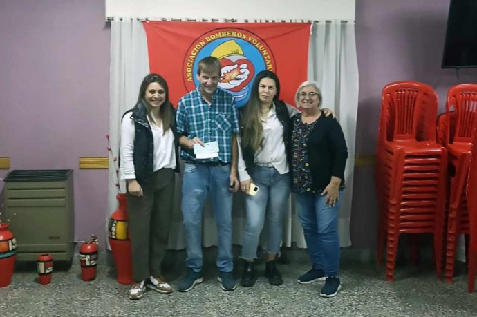 Bomberos Voluntarios entregó premios de su rifa