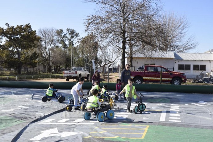 Se realizó la jornada recreativa “A jugar y aprender” en Bocayuva