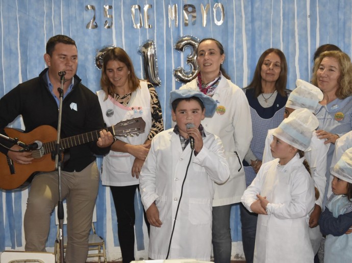 Conmemoración del 213° Aniversario de la Revolución de Mayo