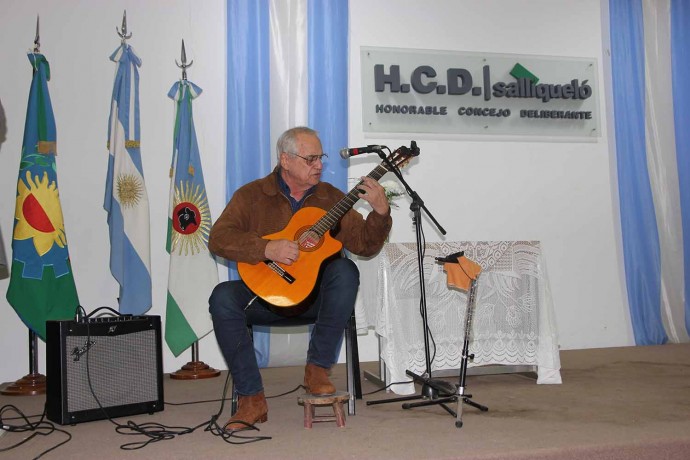 Se realizó el acto protocolar por el aniversario de Salliqueló