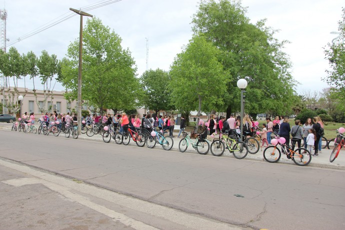 Bicicleteada por el “Día mundial de la lucha contra el cáncer de mama”