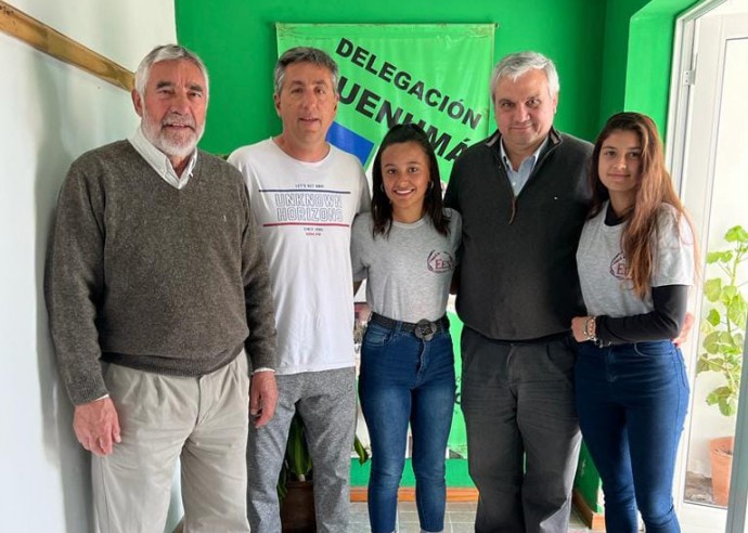 Nosetti se reunió con jugadoras de sóftbol quenumenses 