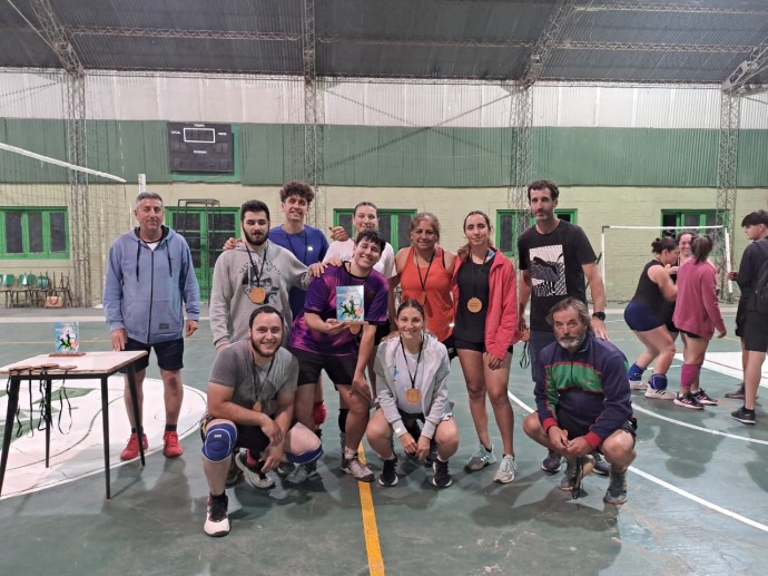 Catriló Vóley se quedó nuevamente con el Torneo de Vóley Mixto