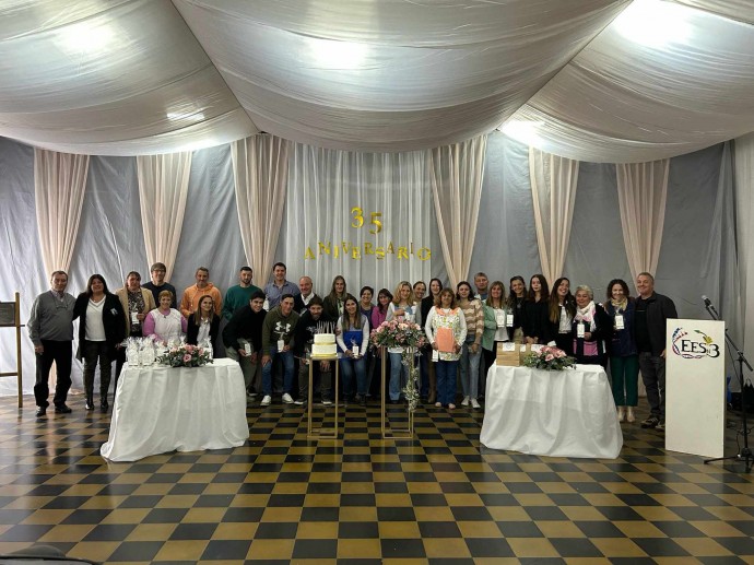 La Escuela Secundaria de Quenumá celebró su 35° aniversario