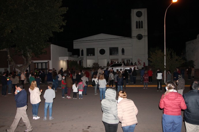 La Parroquia San José realizó el Vía Crucis de Semana Santa