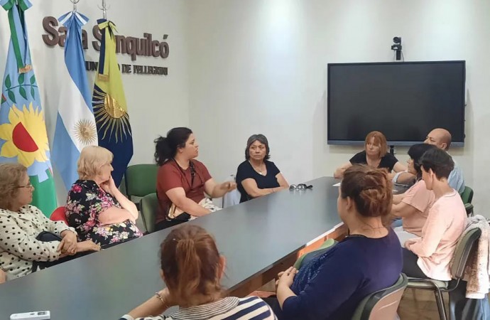 El área de cultura se reunió con artesanos del distrito