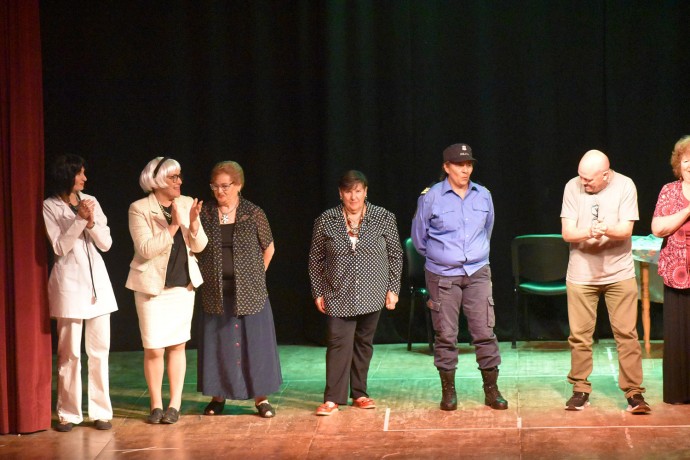 Presentación del Grupo Varieté del Taller de Teatro Municipal 