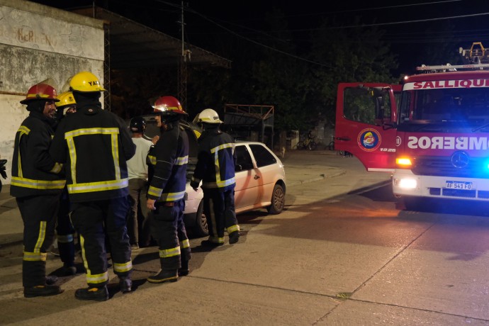 Principio de incendio en un vehículo 