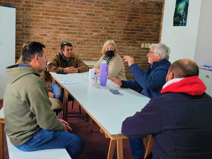 Carrera se reunió con dirigentes del Club Pedro María Moreno