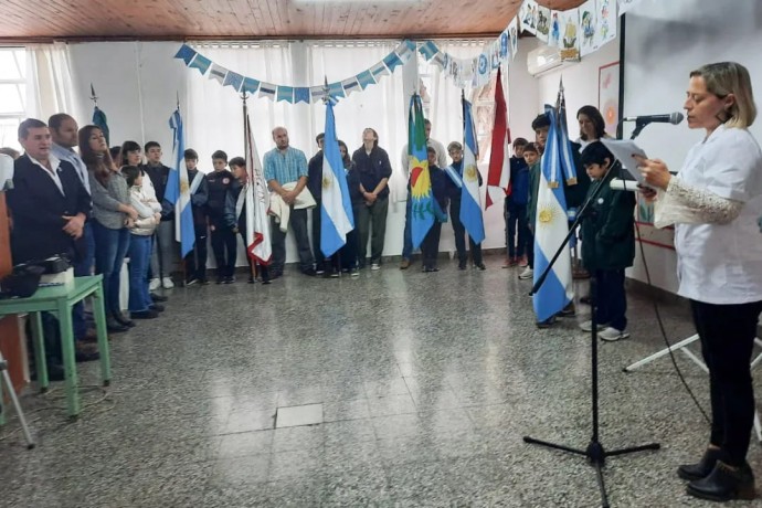 Acto Oficial del 25 de Mayo en la Escuela Especial N° 501