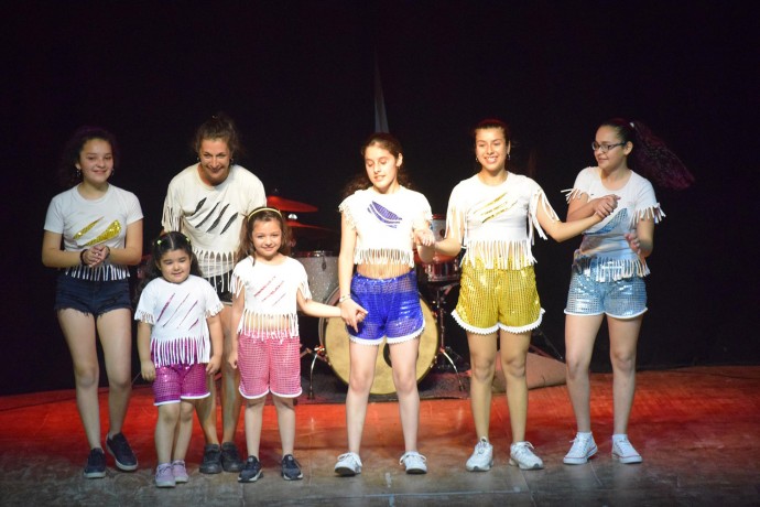 Los talleres municipales realizaron la muestra de fin de año